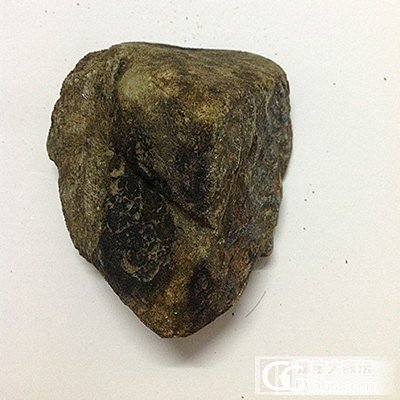 请赌石行家评估下那块石好！_半成品翡翠