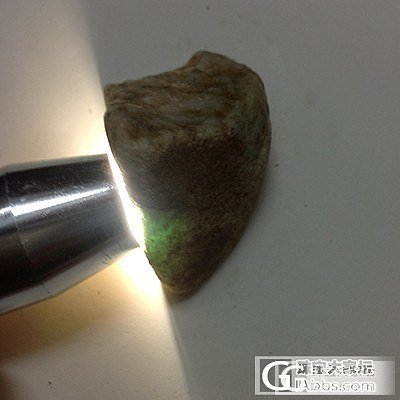 请赌石行家评估下那块石好！_半成品翡翠