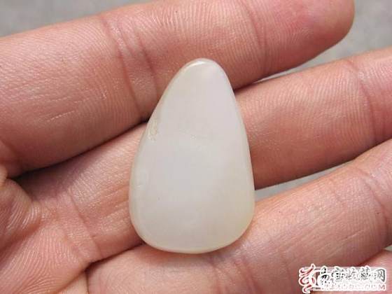 处理了 和田玉白籽料一路如意_玉石