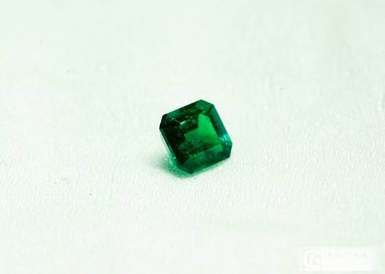 我的一颗祖母绿，帮忙看看品质和价格_祖母绿