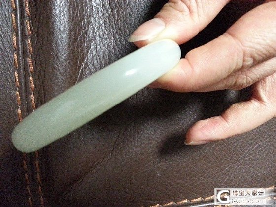 新入的第和田青白玉手镯，大家帮忙看看_和田玉
