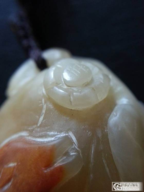 请大家帮忙看看这两块是什么石_和田玉