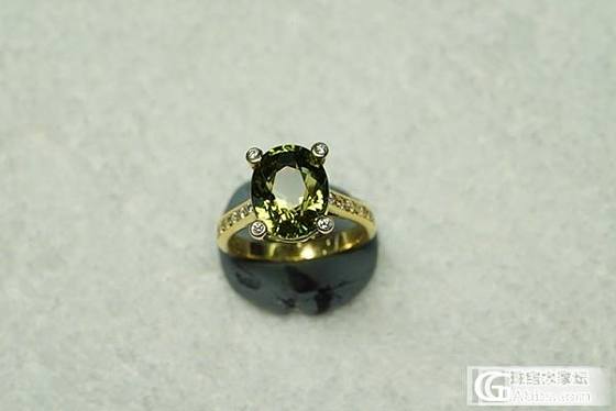 微信mikiqiu 清婉绿碧玺6.2克拉 钻石f vvs18k金戒指 设计款_博物馆