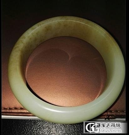 请高手解答，是糖玉吗，产地，价格几何？_手镯糖玉