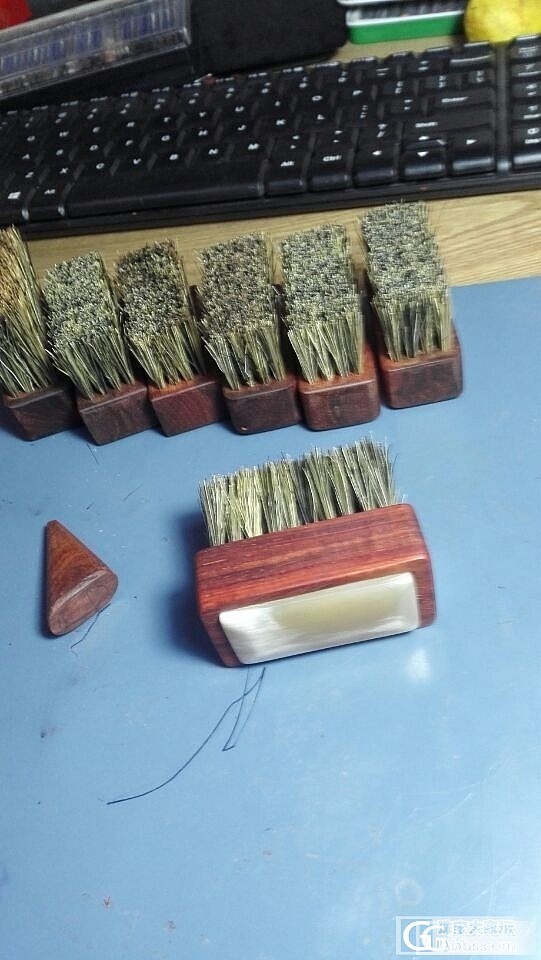 小叶紫檀文玩刷镶牛角和它的小伙伴们_小叶紫檀打磨木