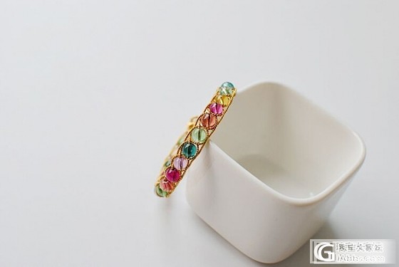前些年自己研究的彩虹碧玺金丝麻花软手镯编法_宝石