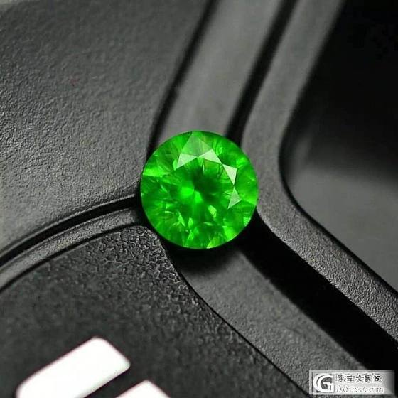 Demantoid_翠榴石刻面宝石石榴石