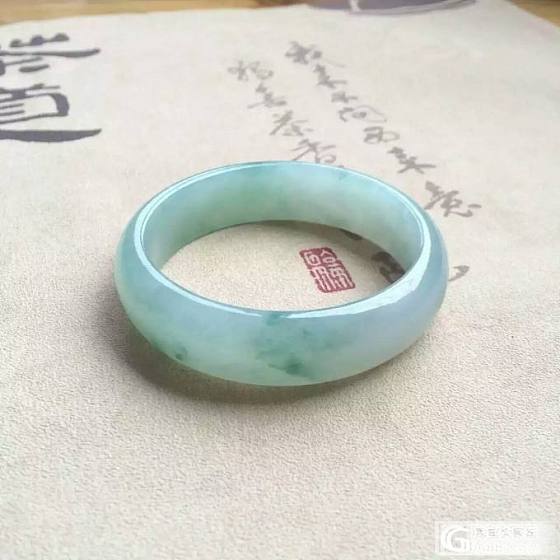 工薪族入个什么样的翡翠镯子好呢？_翡翠