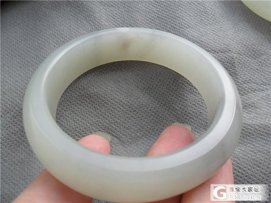 油润细腻一级白半青花籽镯54.5MM_玉石