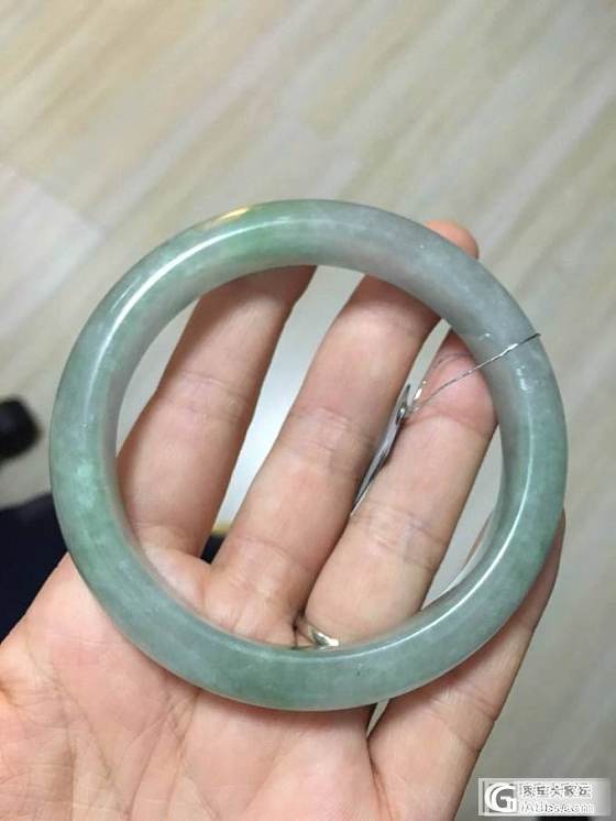 今天10点收工，闲来没事，发个镯子，PS不是高货_手镯翡翠