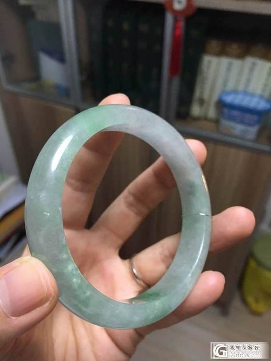 今天10点收工，闲来没事，发个镯子，PS不是高货_手镯翡翠