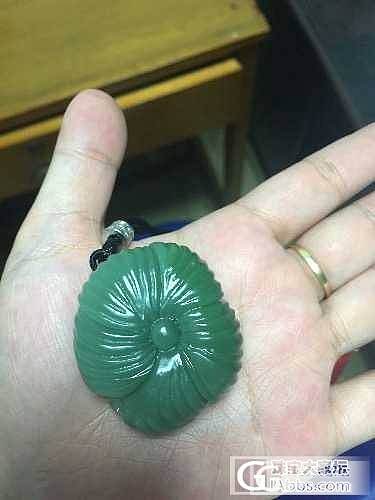 最近收货美货一堆 晒下 特色的莲花坠子 很美价格实惠 我拍的颜色深了_品尚翡翠