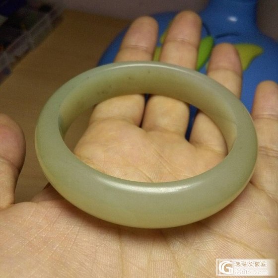买不起籽料的镯子 只能晒晒海料的镯子_手镯和田玉