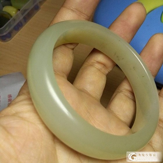 买不起籽料的镯子 只能晒晒海料的镯子_手镯和田玉