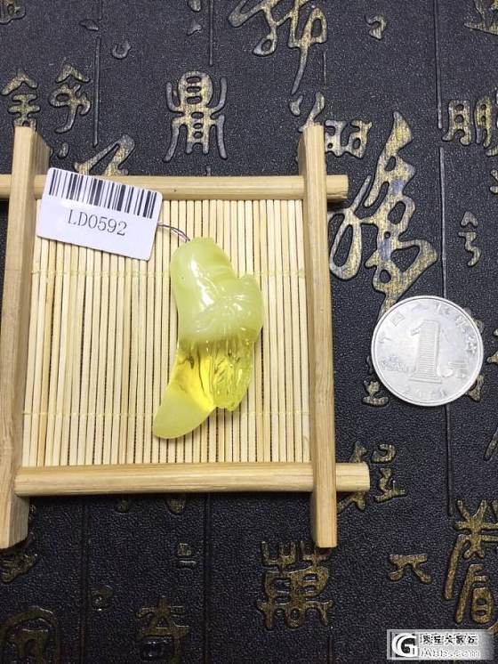 这个雕刻师傅，我也是跪服了_蜜蜡