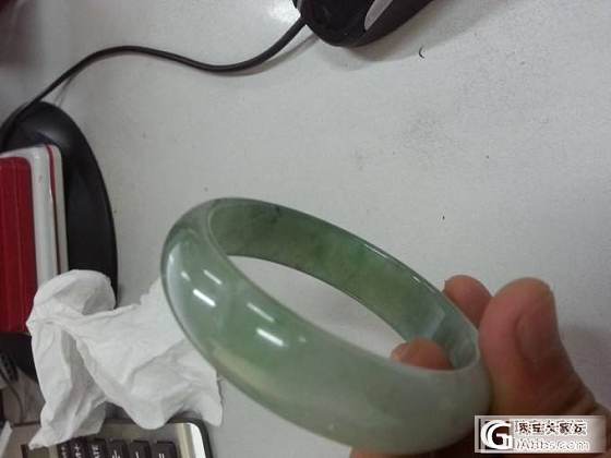 翡翠镯子，大家给掌掌眼，估个价_手镯翡翠