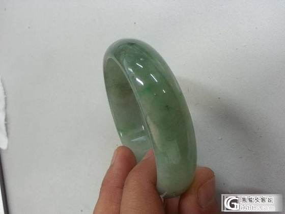 翡翠镯子，大家给掌掌眼，估个价_手镯翡翠