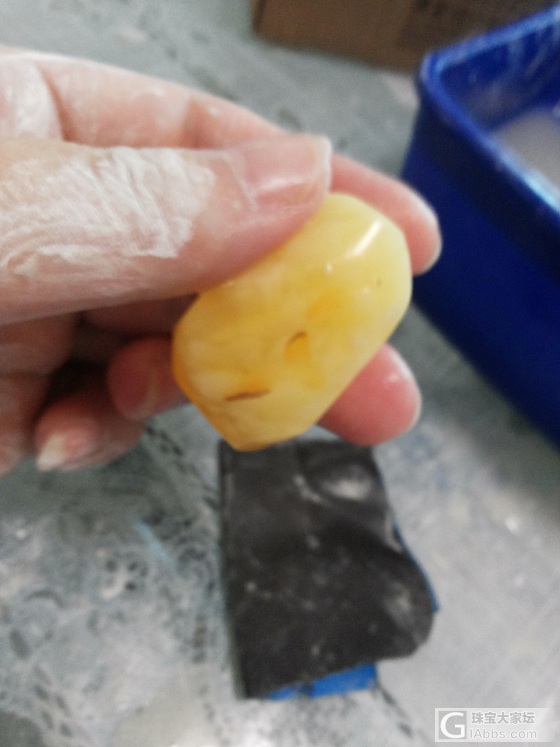 第一次的手工磨蜜蜡_原石蜜蜡打磨