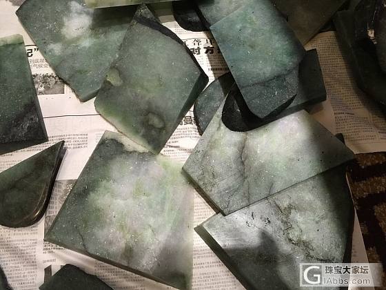 刀下片料！_原石翡翠