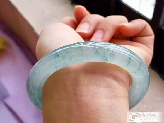 起光冰种飘花圆条手镯_手镯翡翠