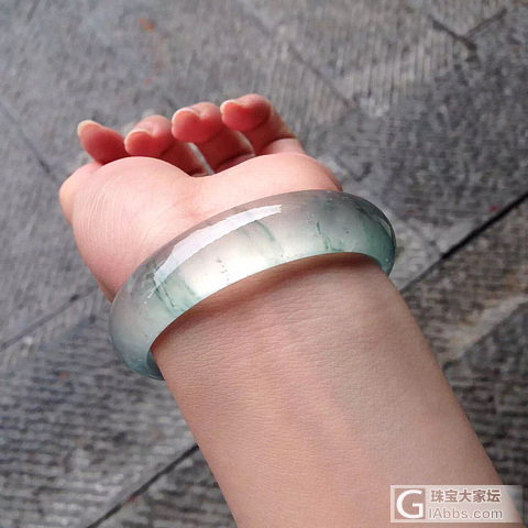 欣赏--给大家欣赏一只手镯_手镯翡翠