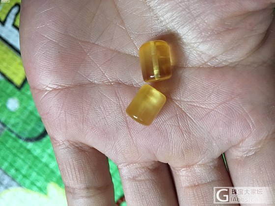 整理了一下，有黄金，小舒珠子，55圈口的翡翠镯子，两对石榴石耳钉料，南红，桶珠_珠宝石榴石翡翠金