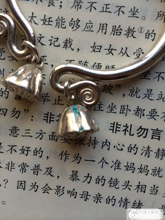 低价贱卖 不喜欢银镯子了 全新 百年尚古 S990 莲蓬手镯_传统银饰