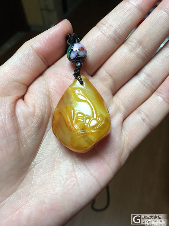 自己动手磨原石，因为有纹尝试了一下雕花_打磨琥珀