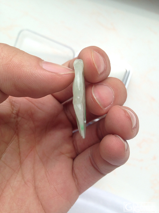 便宜出个翡翠如意小坠子 赠个翡翠小手链_翡翠