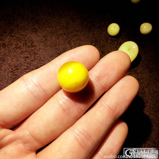 细腻匀称_蜜蜡