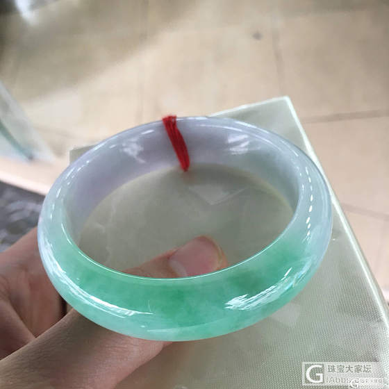 猜一猜 这两个手镯价值几何_手镯翡翠