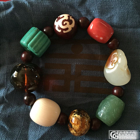 分享一串攒了很久的多宝_松石琥珀和田玉多宝