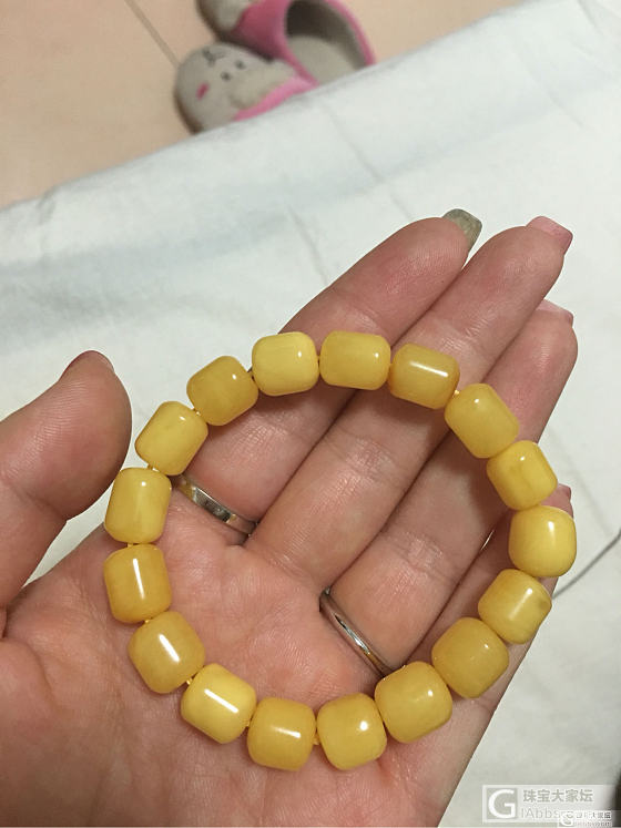 都是老公败家送的，那个串子我怎么看着像假的。不是假的至少也是烤色或者优化过的。大..._蜜蜡
