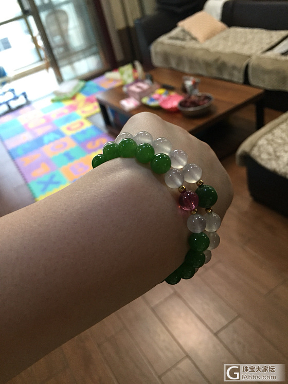 纯正苹果绿碧玉，也是美的不要不要的_珠串手镯碧玉