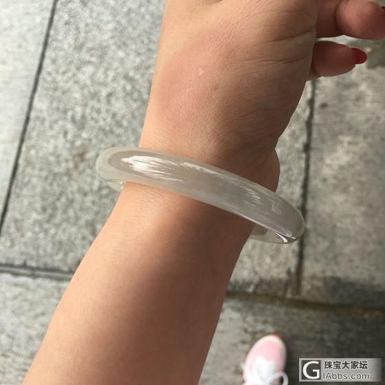 求老师们帮忙看下到底啥种？_手镯翡翠