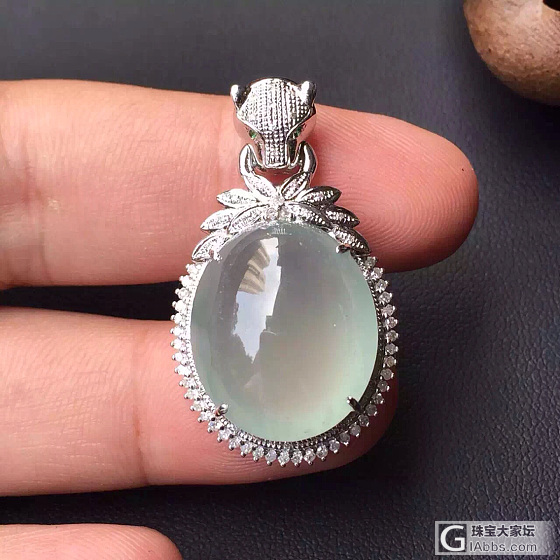小感慨过后，还是要秀秀今天镶嵌出来新品，水水透彻的让我心生爱意满满_翡翠