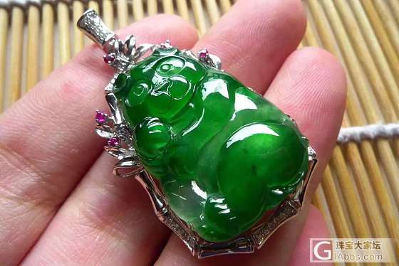 母亲节快到了，给妈妈挑件礼物吧_翡翠
