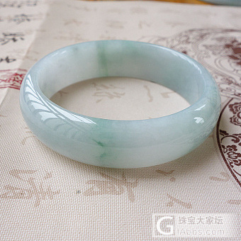 大家帮看看这个镯子值多少_手镯翡翠