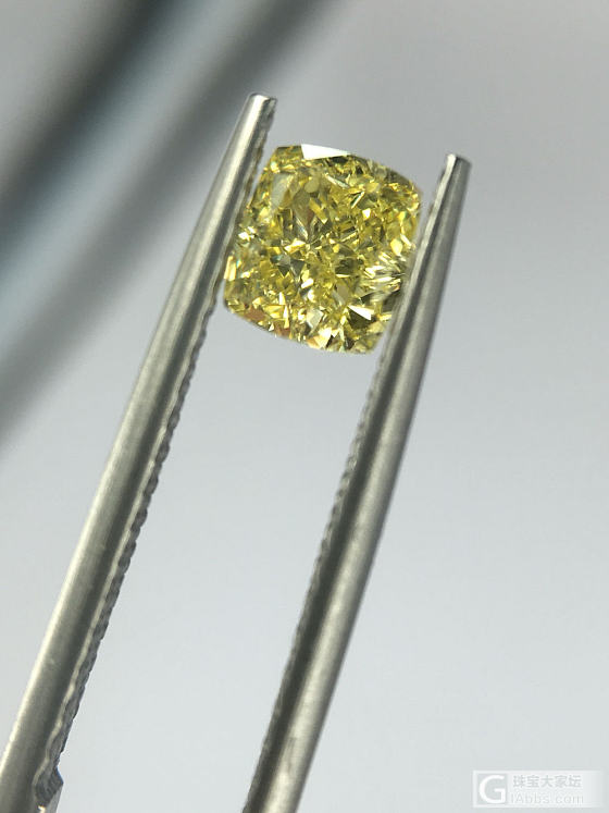 GIA。fancy yellow    SI1 肉眼干净，高性价比，欢迎询价_彩钻