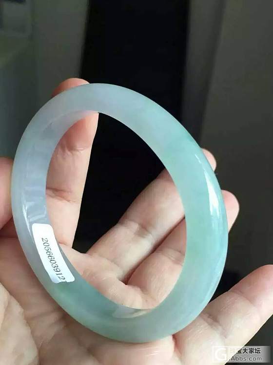 商家的三个镯，可以入吗？_手镯翡翠