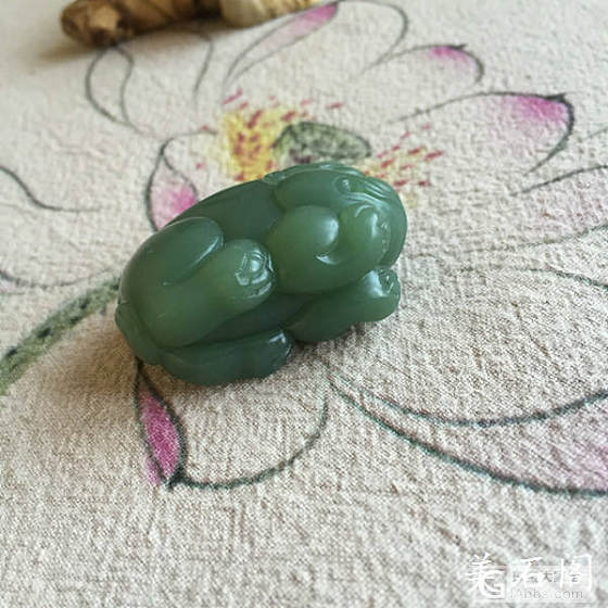5月25新品：俄碧玉貔貅。一批黑青玉面包圈。一批粉青小蝉_碧玉