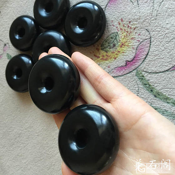 5月25新品：俄碧玉貔貅。一批黑青玉面包圈。一批粉青小蝉_碧玉