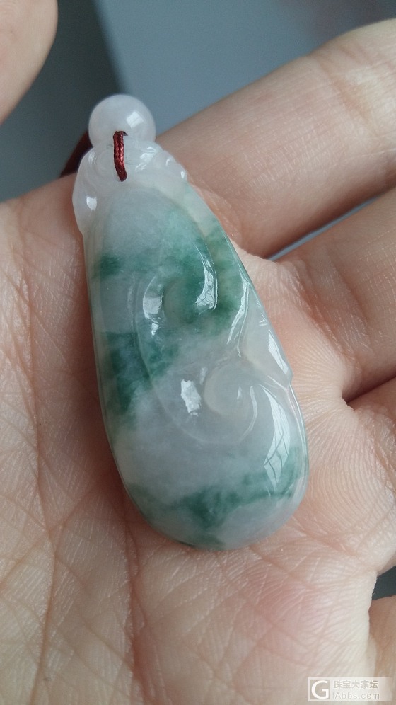 刚买的吊坠，越看越像假的_挂件翡翠