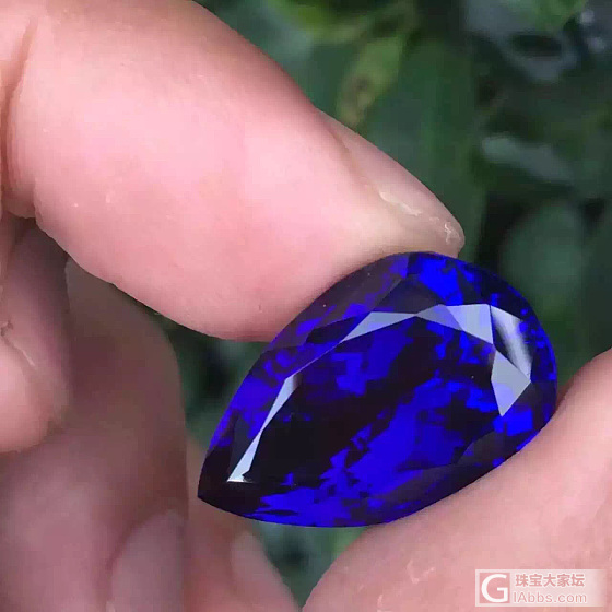 这枚23.48克拉的水滴型坦桑石裸石，颜色很蓝，大家看一下是否值得入手？_刻面宝石
