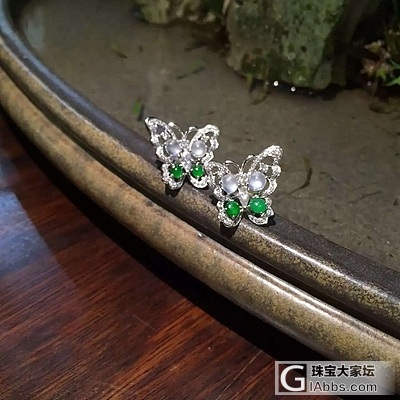 老坑莹光小绿白蛋翡翠钻石耳钉“蝶舞”_耳钉钻石翡翠