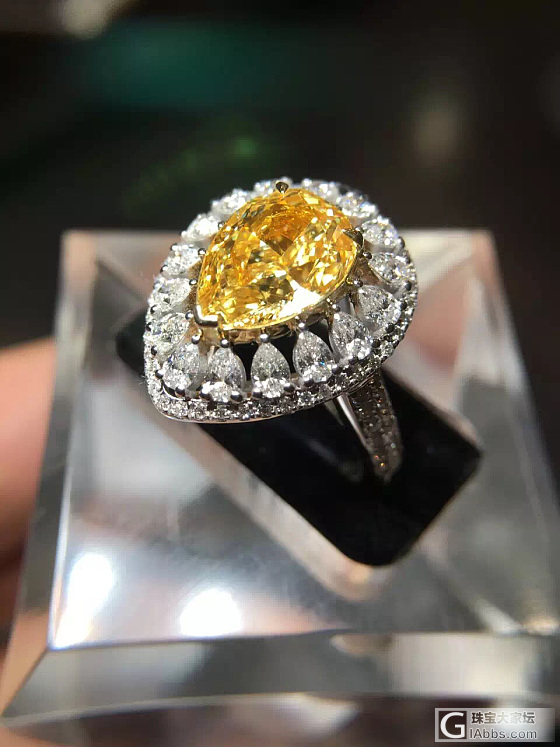 Fancy Brownish Yellow 3.01CT_彩钻