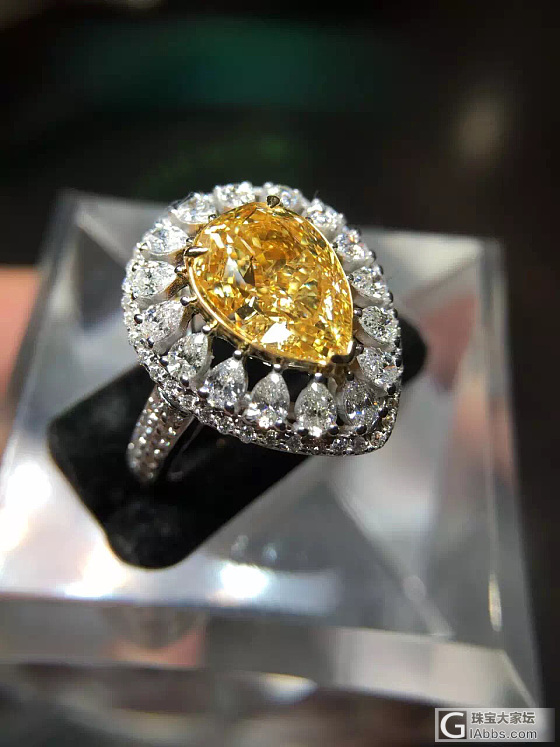 Fancy Brownish Yellow 3.01CT_彩钻