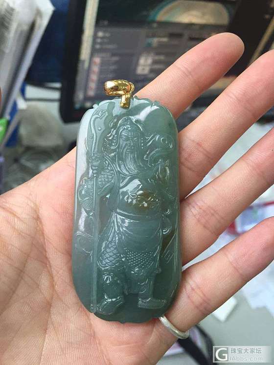 帮忙看下值多少钱_翡翠