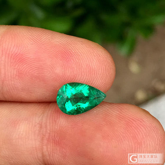 1.11克拉-vivid green-全干净玻璃体-哥伦比亚-AIGS国际证书_名贵宝石