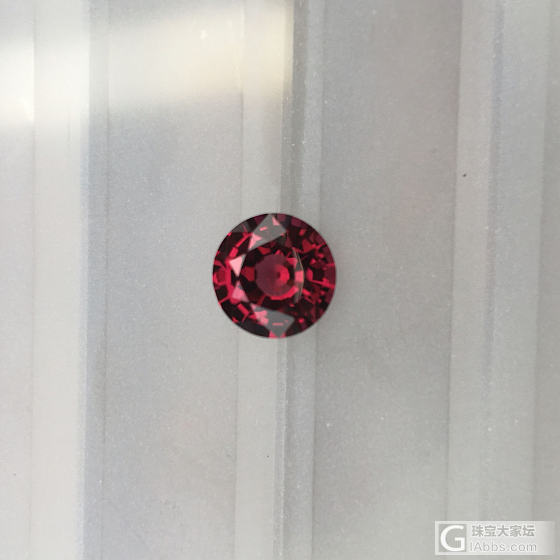 艳丽镁铝石榴石_刻面宝石石榴石